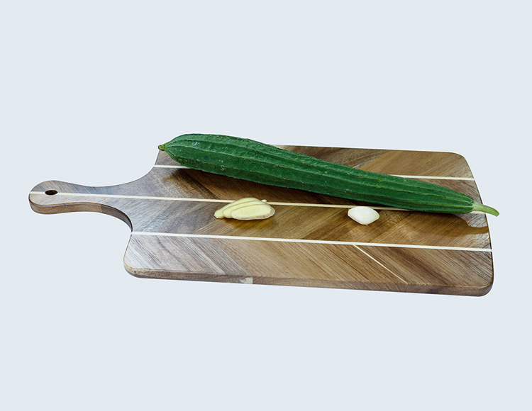 wooden cutting board 
